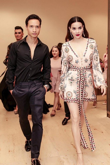 Thời trang tương xứng đẹp đôi Hồ Ngọc Hà bên Kim Lý Thời trang tương xứng đẹp đôi Hồ Ngọc Hà bên Kim Lý