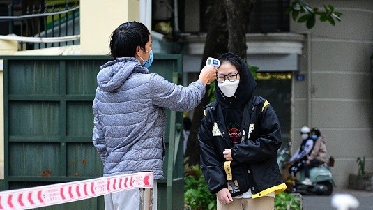 Covid-19: Nhiều quán ăn, cửa hàng có F0, Hà Nội thông báo khẩn tìm người