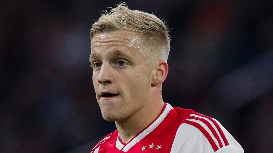 Chuyển nhượng cầu thủ: Tỷ phú Abramovich vẫn thích Hazard; Man Utd tìm HLV tạm quyền; Arsenal quyết ký Van de Beek