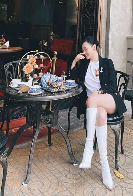 Phương Oanh biến hóa phong cách cá tín sau 'Hương vị tình thân'