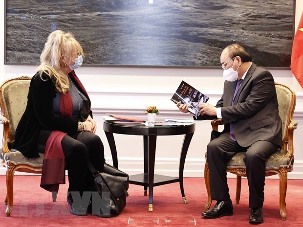 Chủ tịch nước Nguyễn Xuân Phúc tiếp Lãnh sự danh dự Việt Nam tại Torino, Italy Chủ tịch nước Nguyễn Xuân Phúc tiếp Lãnh sự danh dự Việt Nam tại Torino, Italy