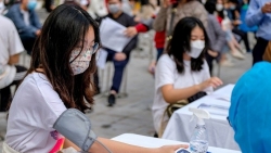 Covid-19 tối 2/12: Thêm 13.698 ca nhiễm mới trong 24 giờ tại 60 tỉnh, thành; CDC Thanh Hóa thông tin về hơn 120 trẻ nhập viện sau tiêm vaccine