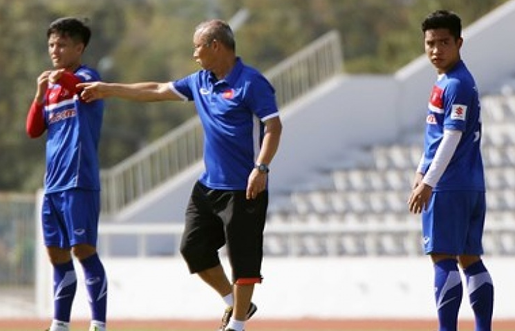 HLV Park Hang-seo nhắc học trò “quên trận thắng Myanmar”