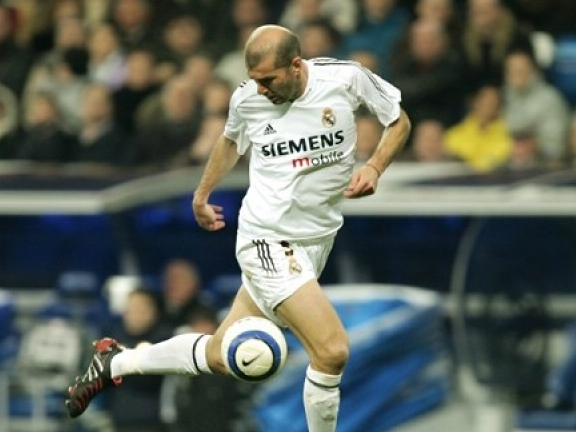 Đội hình vĩ đại nhất lịch sử Real: Có Ro "điệu", không Ro "béo"