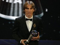 cronaldo cam thay bi cuop trang qua bong vang 2018