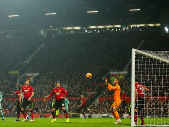 MU 2 - 2 Arsenal: Quỷ đỏ "giương cờ trắng" ở Premier League