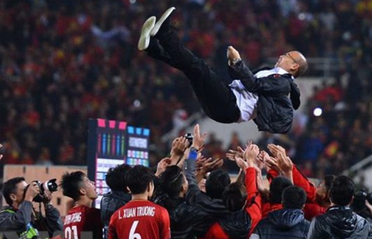 Truyền thông Hàn Quốc ca ngợi HLV Park Hang-seo là người hùng