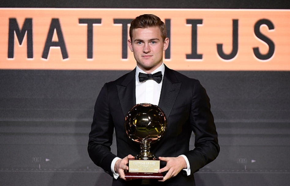 Hậu vệ Matthijs de Ligt rạng rỡ trong ngày nhận Giải “Cậu bé vàng 2018”