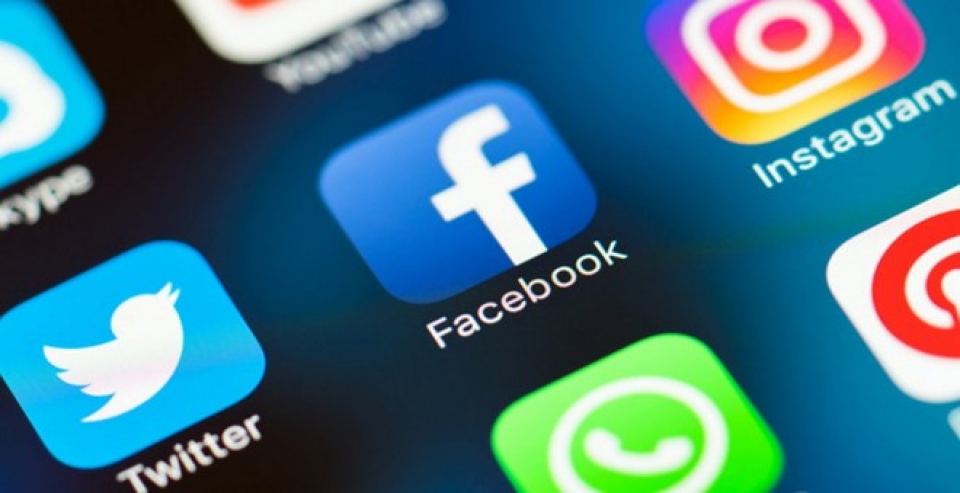 Nghĩ về văn hóa mạng xã hội