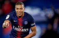 vuot cronaldo va messi van dijk gianh giai cau thu xuat sac nhat chau au