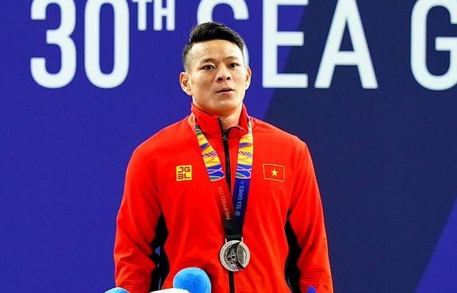 SEA Games 30: Lực sĩ Thạch Kim Tuấn để tuột HCV