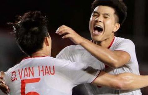 CLB Heerenveen khen ngợi Văn Hậu sau pha kiến tạo thành bàn