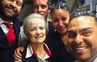 Bị sa thải, nữ tiếp viên hàng không 79 tuổi kiện hãng bay