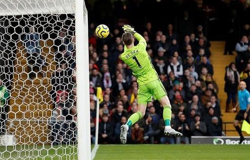 De Gea lại gây sốc với sai lầm khó tin, Man Utd phơi áo trước đội bét bảng Watford
