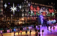 nguoi dep tam trong ho nuoc lanh am do c