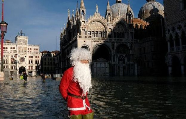 Những ông già Noel ấn tượng nhất Giáng sinh 2019