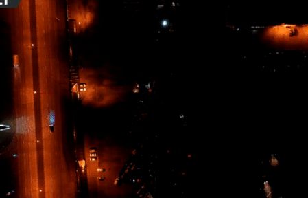 Nga: Hàng trăm ô tô nối đuôi nhau xếp hình cây thông Noel khổng lồ