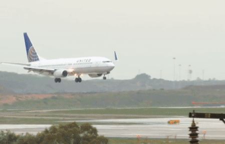 Nguyên nhân khiến phần lớn tai nạn máy bay thường xảy ra lúc cất và hạ cánh