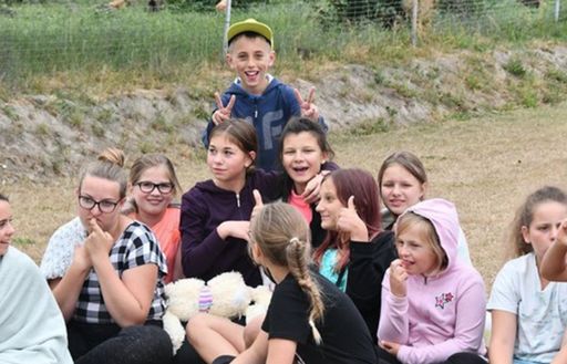 bi an nhung coc tien bi bo lai trong ngoi lang tim thay chu