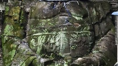 Trung Quốc: Phát hiện tượng Phật khổng lồ không đầu nghìn năm tuổi ngay dưới tòa nhà chung cư