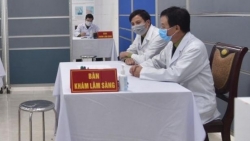 Bắt đầu tiêm thử nghiệm vaccine phòng Covid-19 cho 3 tình nguyện viên