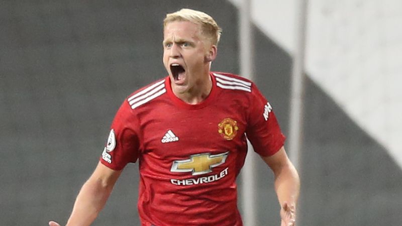 Man Utd gây bất ngờ khi không trọng dụng Van de Beek, Barcelona sẵn sàng chi đậm mua Kylian Mbappe thay Messi