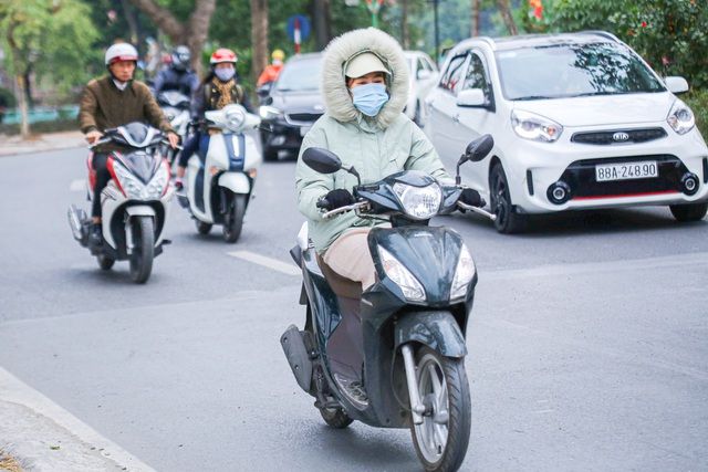 Dự báo thời tiết đêm nay và ngày mai (31/12/2020 - 1/1/2021): Tết Dương lịch, Hà Nội và Bắc Bộ ngày nắng, vẫn rét đậm rét hại. Trung Bộ mưa rào mưa to Dự báo thời tiết đêm nay và ngày mai (31/12/2020 - 1/1/2021): Tết Dương lịch, Hà Nội và Bắc Bộ ngày nắng, vẫn rét đậm rét hại. Trung Bộ mưa rào mưa to