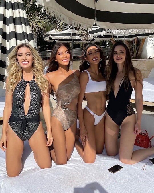 Miss Universe 2021: Các thí sinh khoe dáng với trang phục áo tắm Miss Universe 2021: Các thí sinh khoe dáng với trang phục áo tắm