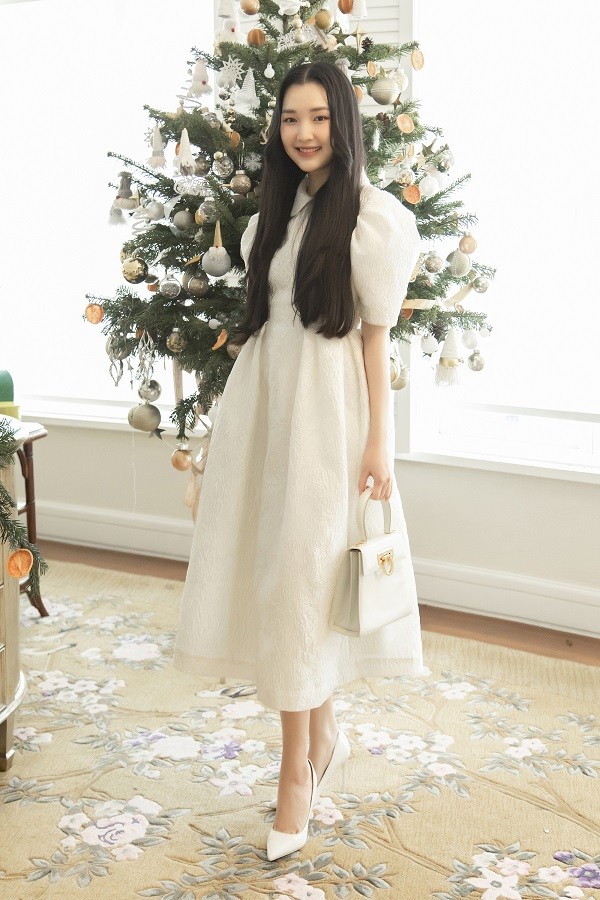 Dàn người đẹp thanh lịch tông trắng mừng sinh nhật 'nữ hoàng ảnh lịch' Diễm My