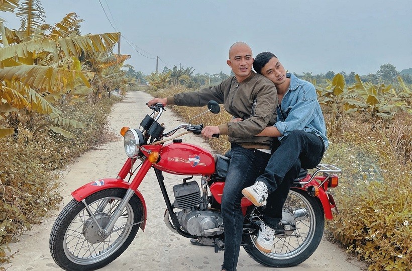 Phố trong làng: Khán giả xót xa và cũng khen Doãn Quốc Đam đóng cảnh Mến ngã đập đầu vào tường Phố trong làng: Khán giả xót xa và cũng khen Doãn Quốc Đam đóng cảnh Mến ngã đập đầu vào tường