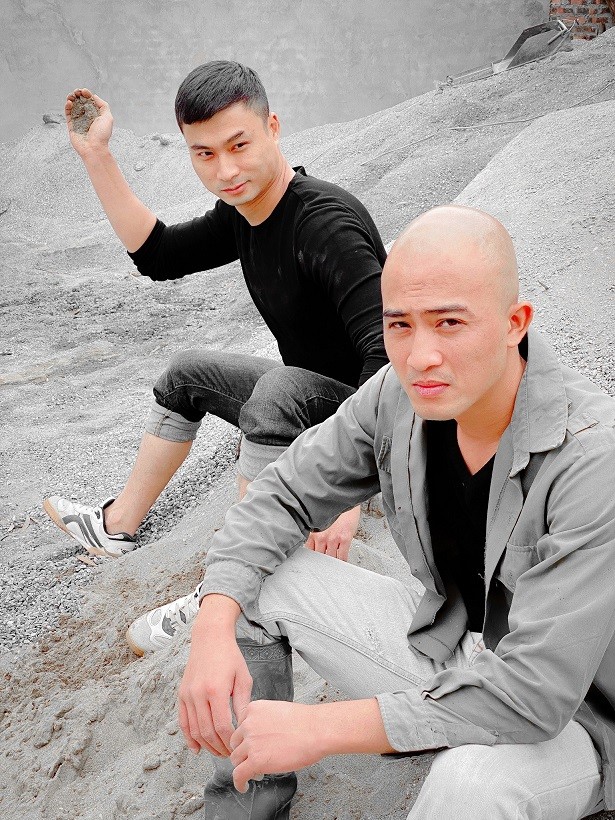 Phố trong làng: Khán giả xót xa và cũng khen Doãn Quốc Đam đóng cảnh Mến ngã đập đầu vào tường Phố trong làng: Khán giả xót xa và cũng khen Doãn Quốc Đam đóng cảnh Mến ngã đập đầu vào tường