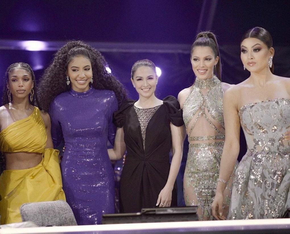 Miss Universe 2021: Thời trang làm giám khảo của 'mỹ nhân đẹp nhất Philippines'