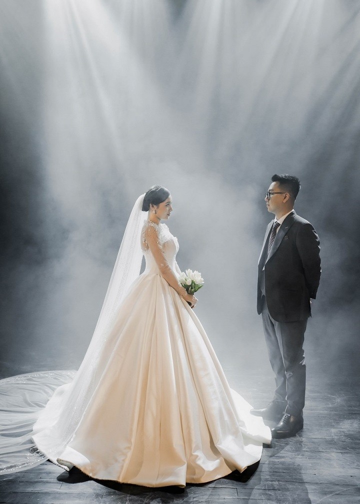 Xem ảnh cưới lung linh của MC trẻ VTV Phương Thảo