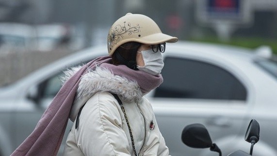 Dự báo thời tiết đêm nay và ngày mai (16-17/12): Bắc Bộ rét về đêm và sáng sớm; Tây Nguyên, Nam Bộ ngày nắng; Siêu bão RAI sẽ vào Biển Đông