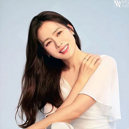Son Ye Jin tỏa sáng rạng ngời trong phim mới sau "Hạ cánh nơi anh' Son Ye Jin tỏa sáng rạng ngời trong phim mới sau "Hạ cánh nơi anh'