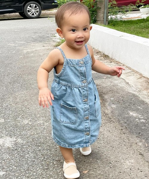 Ngắm những hình ảnh xinh xắn, đáng yêu của Lisa - Leon nhà Hồ Ngọc Hà và con gái Đông Nhi Ngắm những hình ảnh xinh xắn, đáng yêu của Lisa - Leon nhà Hồ Ngọc Hà và con gái Đông Nhi