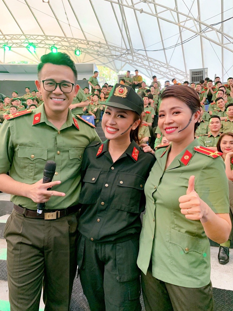 MC Thùy Linh chia sẻ những kỷ niệm với chương trình 'Chúng tôi là chiến sĩ' MC Thùy Linh chia sẻ những kỷ niệm với chương trình 'Chúng tôi là chiến sĩ'