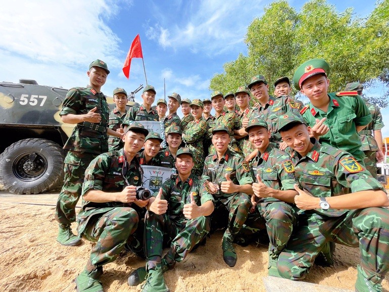 MC Thùy Linh chia sẻ những kỷ niệm với chương trình 'Chúng tôi là chiến sĩ' MC Thùy Linh chia sẻ những kỷ niệm với chương trình 'Chúng tôi là chiến sĩ'