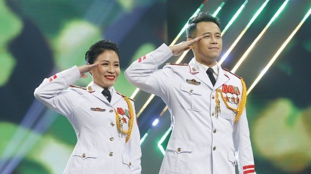 BTV Hoàng Linh vẹn nguyên cảm xúc cùng 15 năm gắn bó với Chúng tôi là chiến sĩ