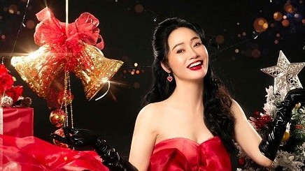 Sao nữ tung ảnh Giáng sinh 2021 đẹp hết nấc: Ngọc Trinh trắng muốt; Quách Thu Phương đỏ rực, Hiền Thục trẻ như đôi mươi