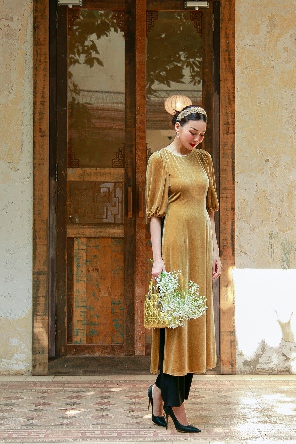 Siêu mẫu Thanh Hằng gợi ý áo dài cách điệu Xuân Nhâm Dần 2022
