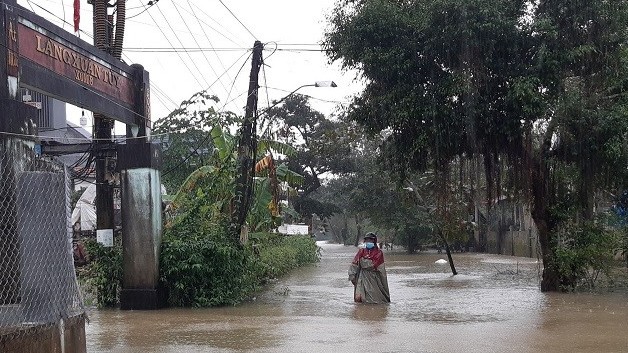 Dự báo thời tiết đêm nay và ngày mai (27-28/12): Bắc Bộ, Bắc Trung Bộ rét đậm, rét hại; Đà Nẵng đến Bình Định mưa rất to và dông; Nam Bộ ngày nắng