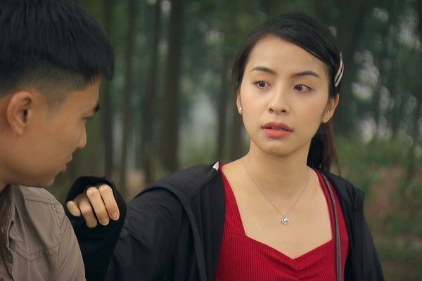 Hoài và Hiếu trở thành cặp đôi thú vị được yêu thích nhất phim Phố trong làng Hoài và Hiếu trở thành cặp đôi thú vị được yêu thích nhất phim Phố trong làng