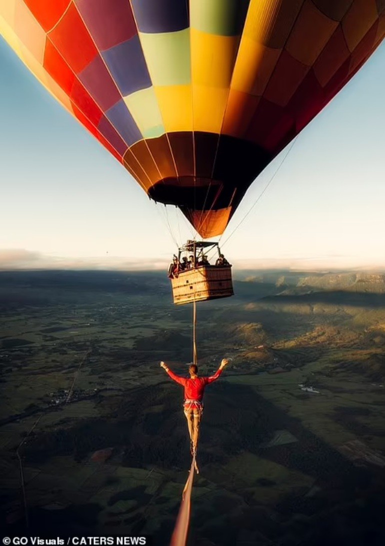 Người đàn ông Brazil phá kỷ lục thế giới, đi thành công trên dây ở độ cao 1.900 mét Người đàn ông Brazil phá kỷ lục thế giới, đi thành công trên dây ở độ cao 1.900 mét