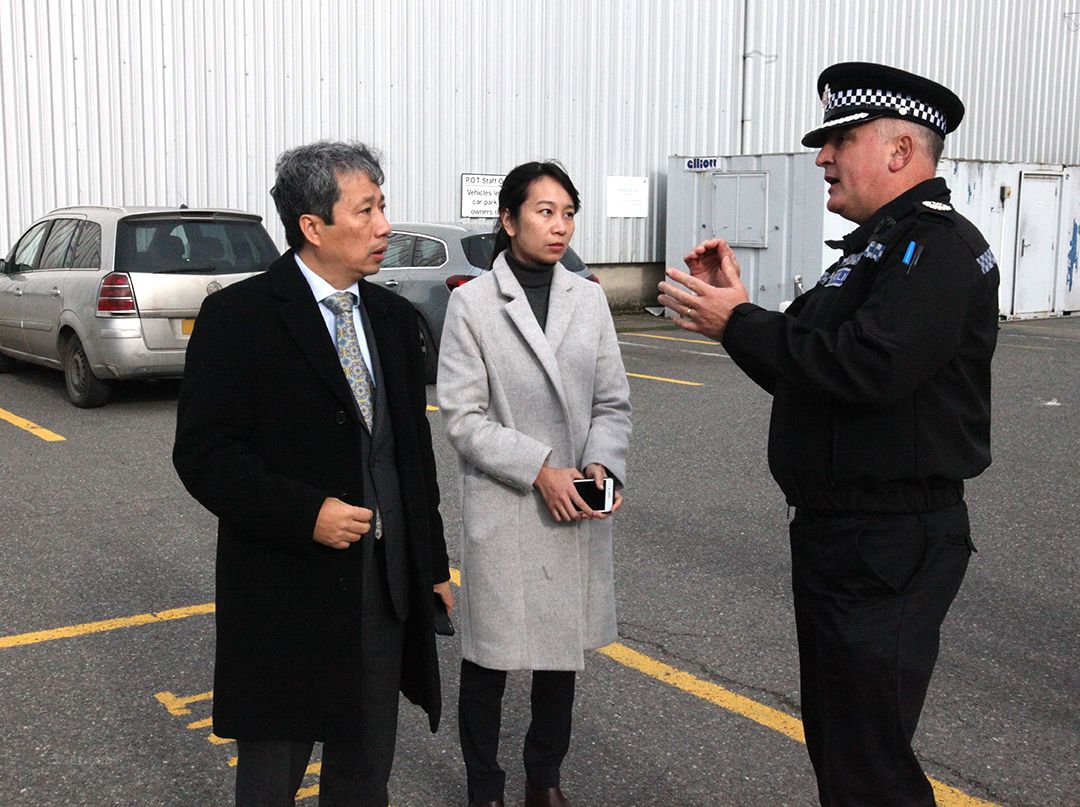 Infographic: Vụ việc 39 thi thể trong xe tải tại Anh