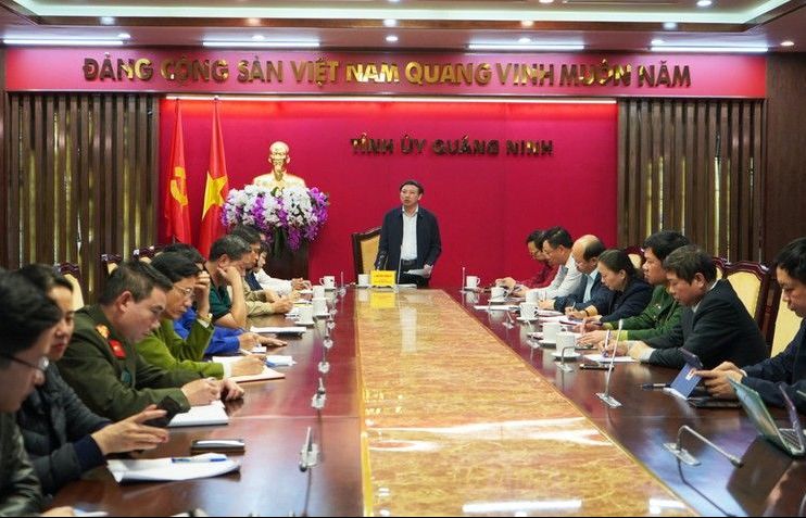 Sau xét nghiệm những người cùng bay với 'BN17', Quảng Ninh họp khẩn từ mờ sáng về diễn biến Covid-19