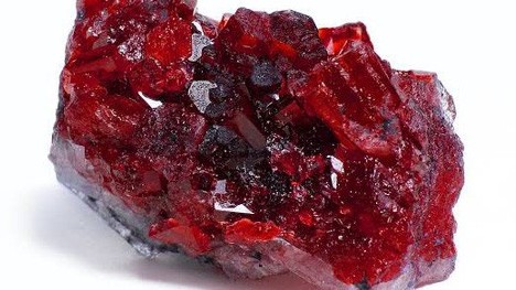 Lần đầu trưng bày viên hồng ngọc 8.400 carat