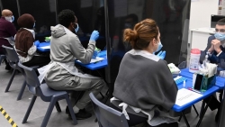 Covid-19 ở Anh: Số ca mắc mới có thể chạm mốc 200.000