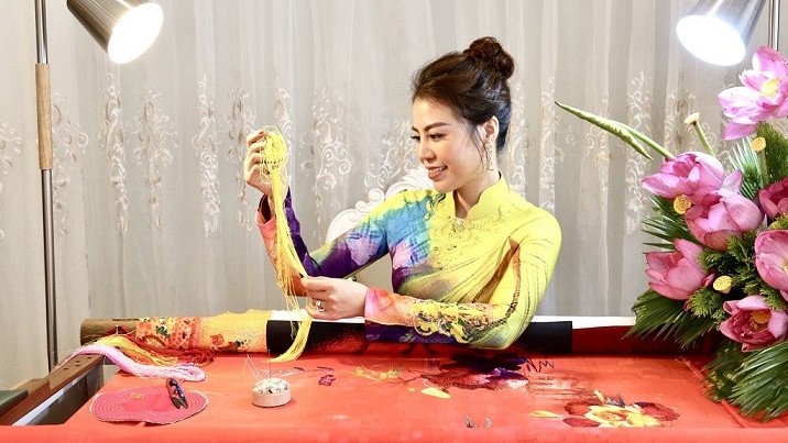 Nhà thiết kế trẻ Thoa Trần với khát khao lan tỏa giá trị tà áo dài Việt