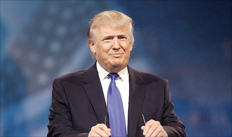 bau cu tong thong my cuoc dau cua tong thong donald trump voi chinh ban than minh